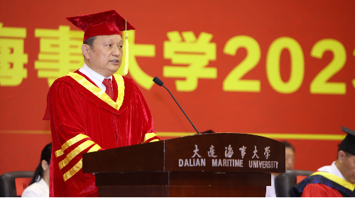 拥抱时代，成就更好的自己 | 校长孙玉清在2023年毕业典礼上的讲话